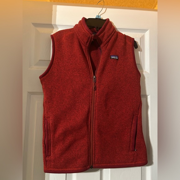 Patagonia Sweaters - Patagonia Vibrant Rust Red Sleeveless Fleece Vest Size Medium EUC